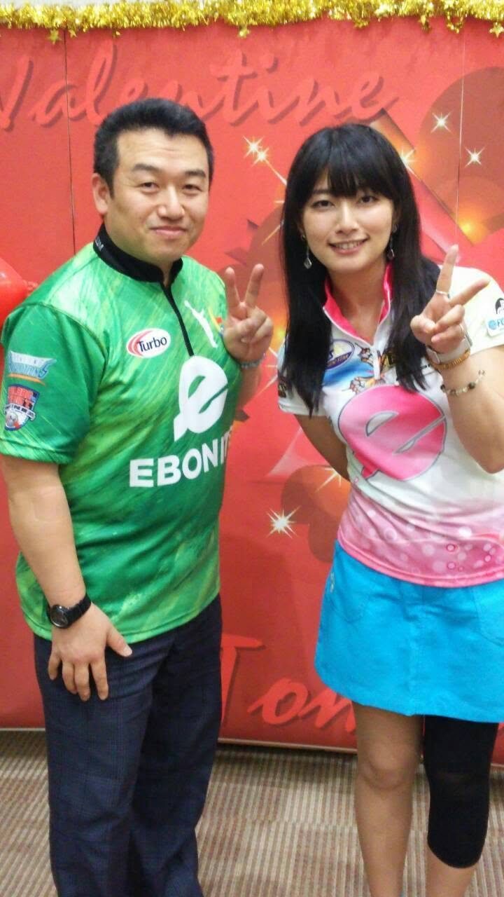 Bowlers in Japan wearing jerseys from the Ebonite collections